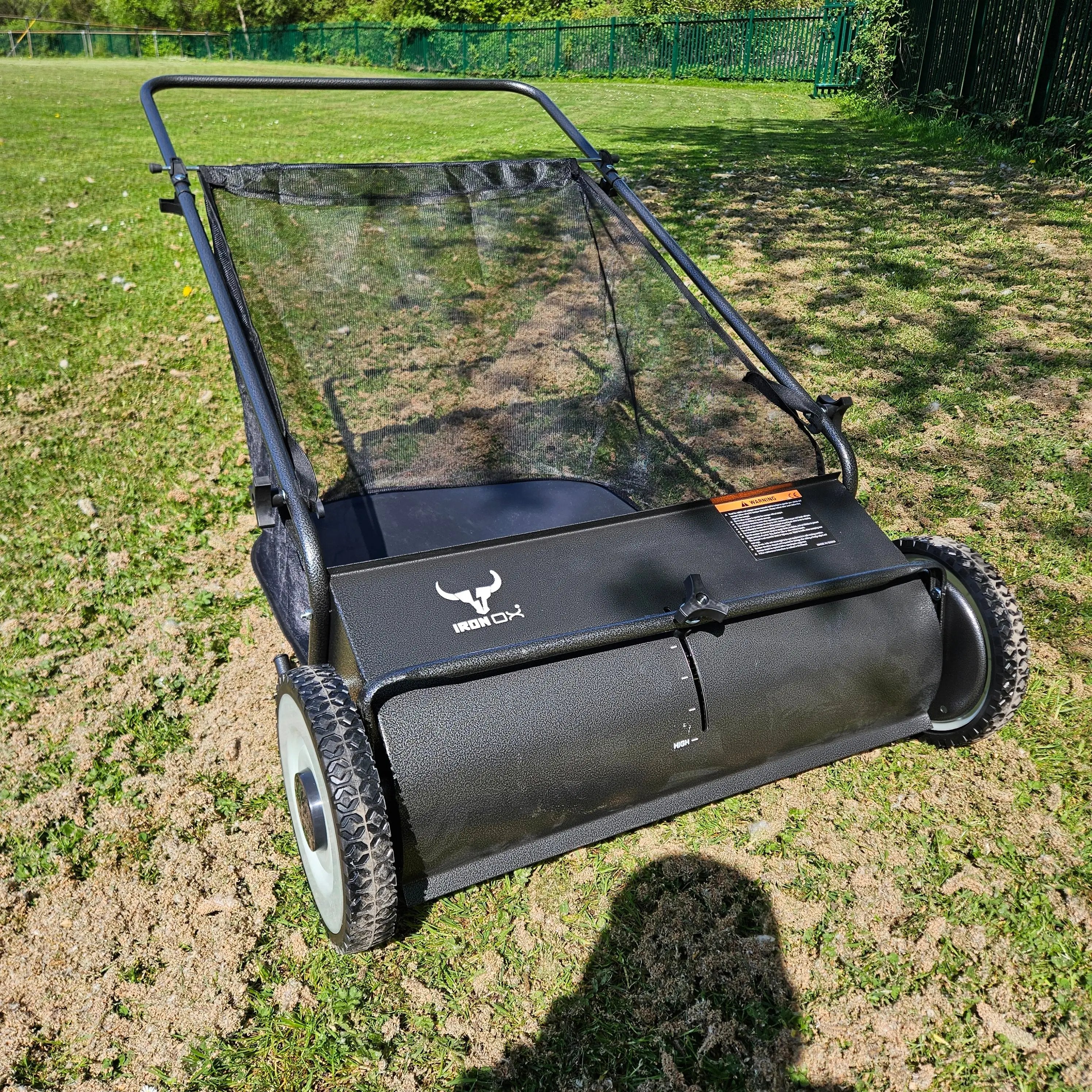 26" Push Lawn Sweeper – Manual Leaf & Grass Collector for Garden Clean-up - Image 3